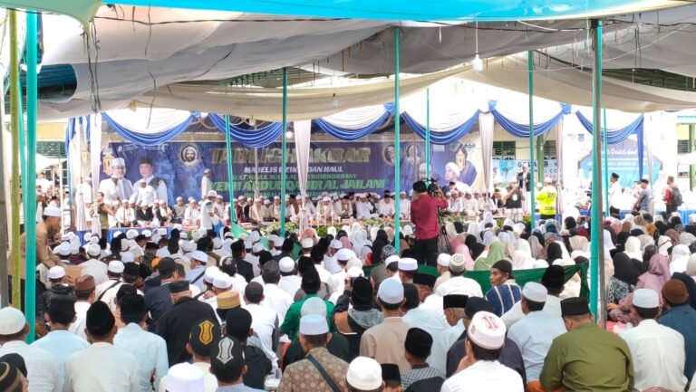 Al Haris Dan Ribuan Warga Hadiri Haul Syekh Abdul Qodir Al Jailani Di