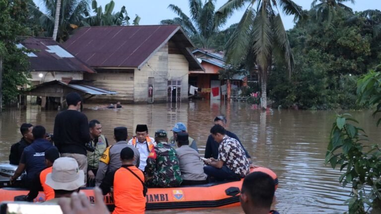 al haris tinjau banjir di bungo