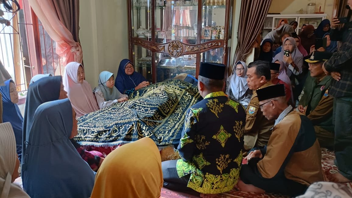 al haris melayat ke rumah duka korban longsor di kerinci