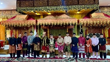 penganugerahan gelar kehormatan adat ahmadi noor supit