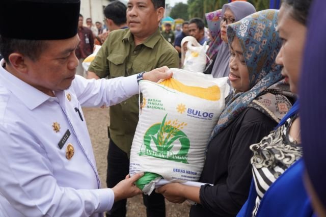 al haris salurkan bantuan pangan