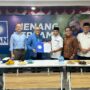 Ketum PAN Zulkifli Hasan menyerahkan rekomendasi dukungan kepada H Aspan