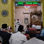 al haris subuh berjamaah di kebun kopi