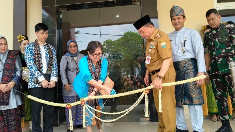 al haris resmikan gedung radioterapi rsud raden mattaher