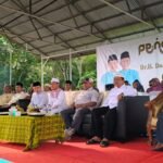 Calon Gubernur Jambi nomor urut 2 Al Haris bersama Ustadz Das'ad Latif dalam tabligh akbar di Sebapo, Kecamatan Mestong