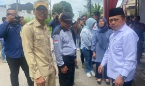 Gubernur Jambi, Al Haris saat meninjau TPS di Kota Jambi