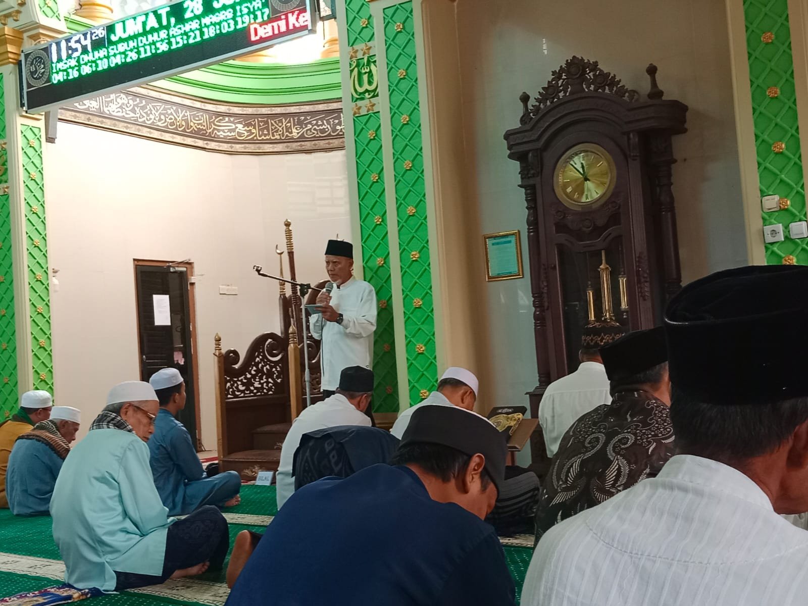 Safari subuh Gubernur Jambi Al Haris di Masjid Raya Magatsari, Kota Jambi