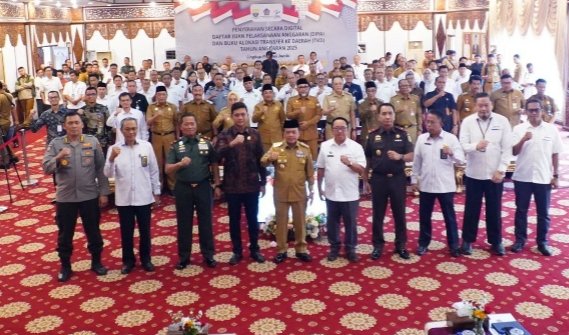 Penyerahan DIPA dan Buku Rincian TKD dari Kanwil Ditjen Perbendaharaan (DJPb) Provinsi Jambi