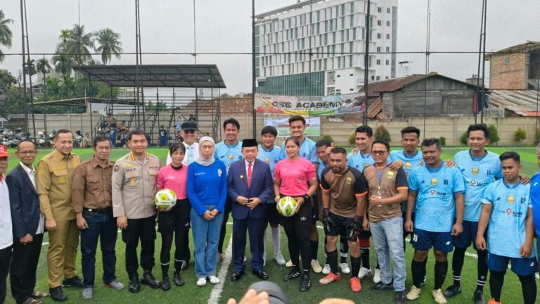 Foto bersama usai pembukaan turnamen Antara Cup 2024