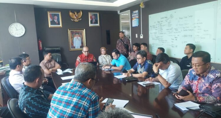 Pimpinan DPRD Provinsi Jambi beserta anggota Banggar saat berkonsultasi dengan pihak Kemendagri