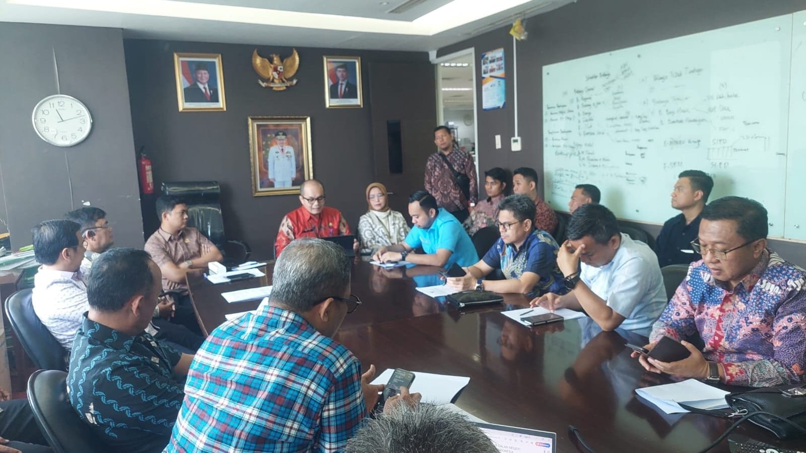 Pimpinan DPRD Provinsi Jambi beserta anggota Banggar saat berkonsultasi dengan pihak Kemendagri