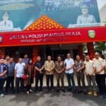 Foto bersama di kantor Satpol PP Provinsi Sumsel