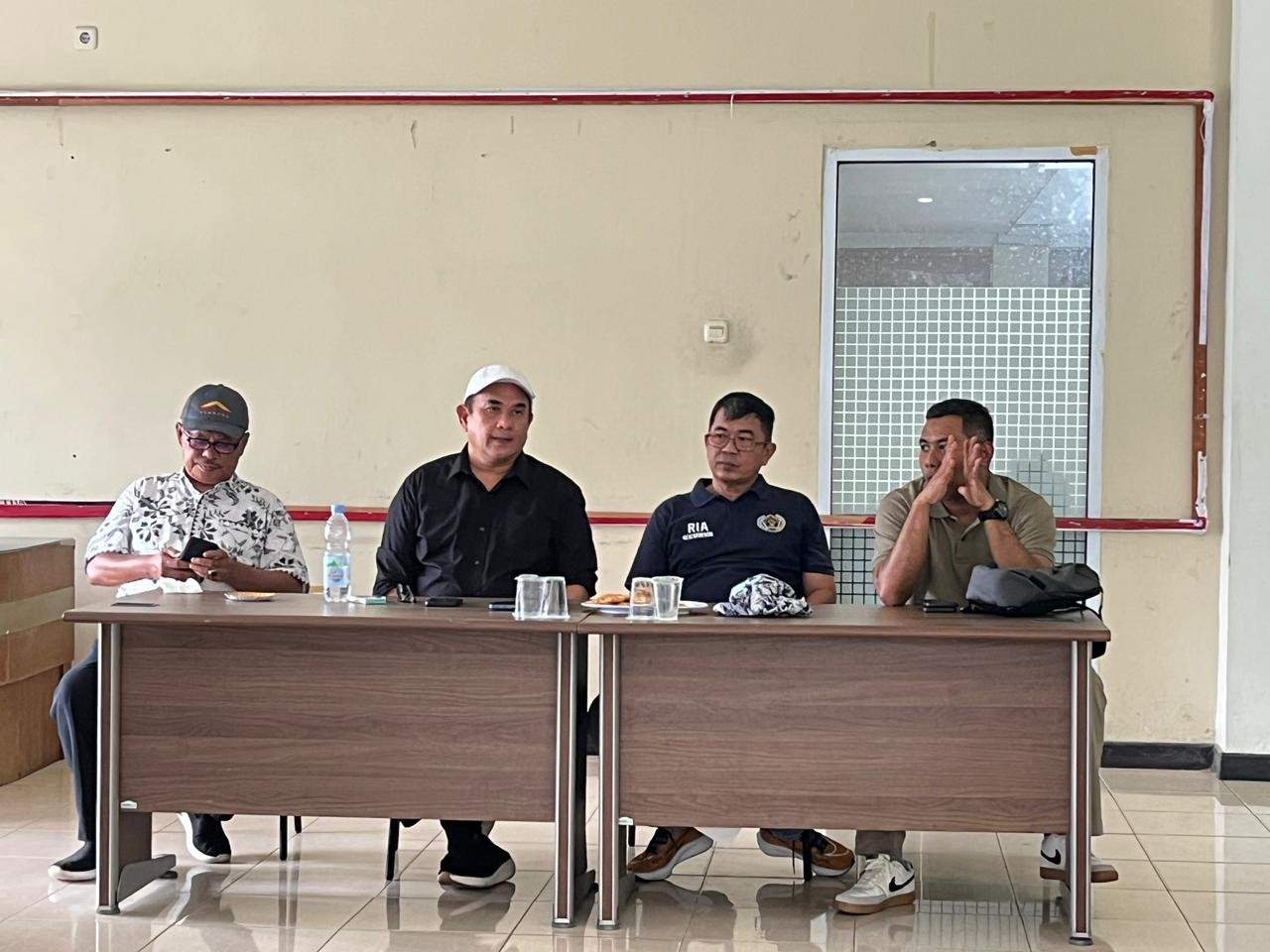 Rapat persiapan HPN tahun 2025 di Pekanbaru bersama Ketum PWI Pusat yang juga penanggung jawab HPN