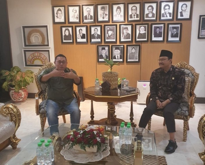 Pertemuan Ketua Umum SMSI Firdaus, bersama Menteri Sosial (Mensos) Saifullah Yusuf