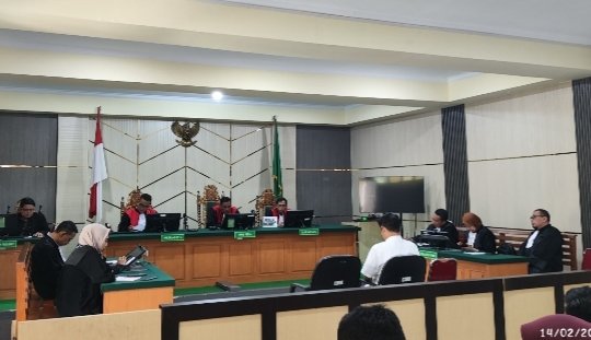 Terdakwa Leo Darwin saat menjalani sidang di PN tipikor Jambi