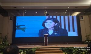 Menteri Komunikasi dan Digital (Menkomdigi) Meutya Hafid saat menyampaikan pidato di Hari Pers Nasional 2025 di Riau