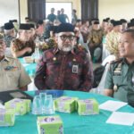 Danrem 042/Gapu Brigjen TNI Heri Purwanto bersama Sekda Provinsi Jambi saat menghadiri Musda PPAD