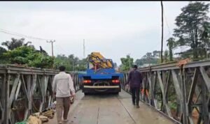 Uji coba jembatan bailey di jalinsum, Kecamatan Jujuhan, Bungo