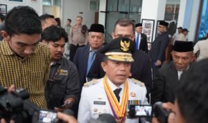 Gubernur Jambi Al Haris usai pidato pertamanya setelah dilantik pada 20 Februari lalu dalam rapat paripurna DPRD Provinsi Jambi