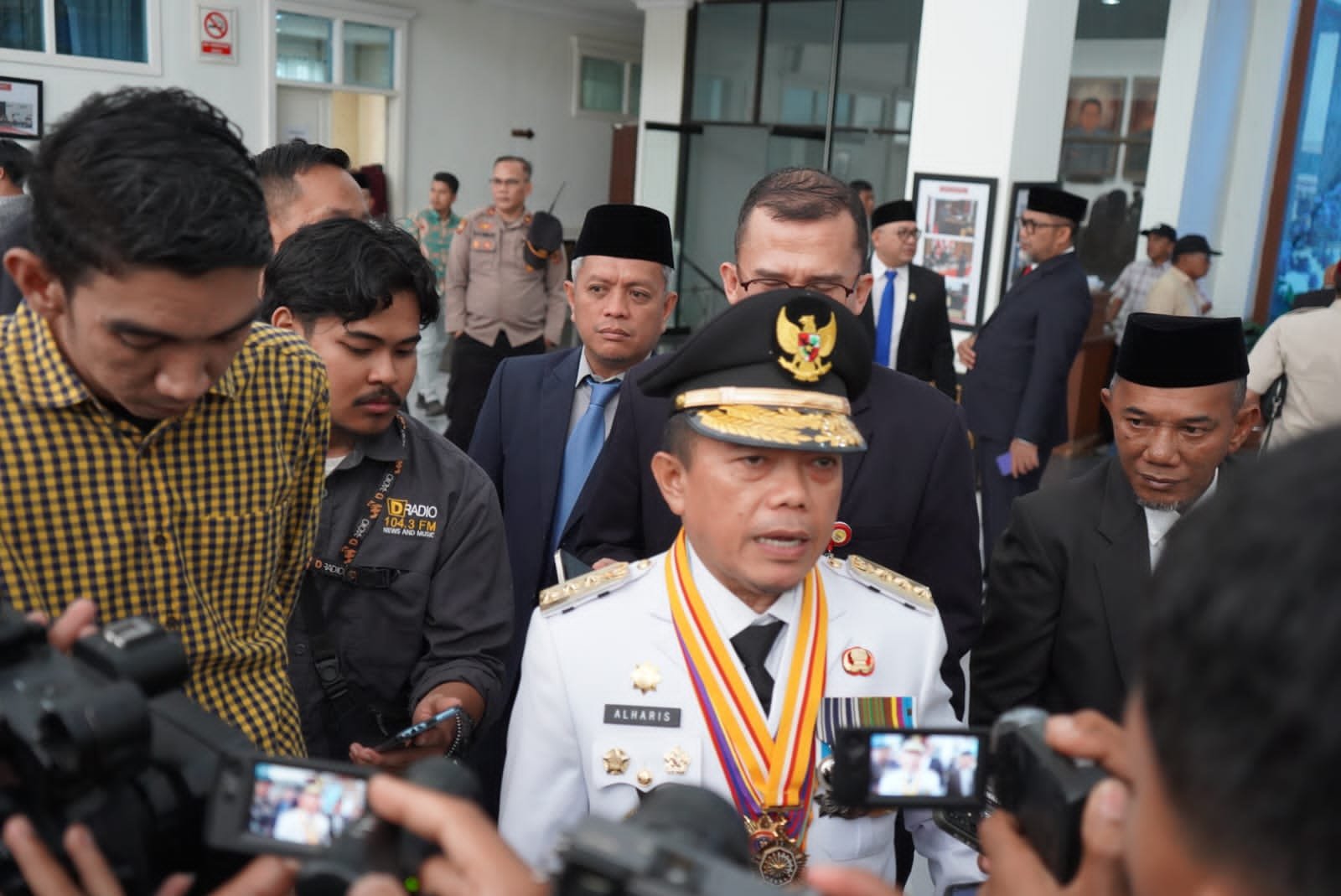 Gubernur Jambi Al Haris usai pidato pertamanya setelah dilantik pada 20 Februari lalu dalam rapat paripurna DPRD Provinsi Jambi