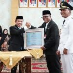 Gubernur Jambi Al Haris saat menghadiri sertijab Bupati dan Wakil Bupati Sarolangun