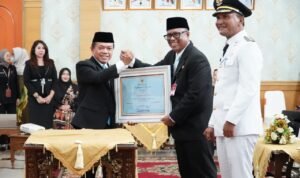 Gubernur Jambi Al Haris saat menghadiri sertijab Bupati dan Wakil Bupati Sarolangun