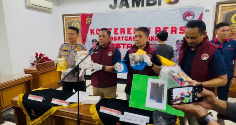 Barang bukti sabu, ganja dan ekstasi yang berhasil disita Ditresnarkoba Polda Jambi