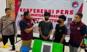 Tersangka penyalahguna narkoba yang terjaring razia pekat